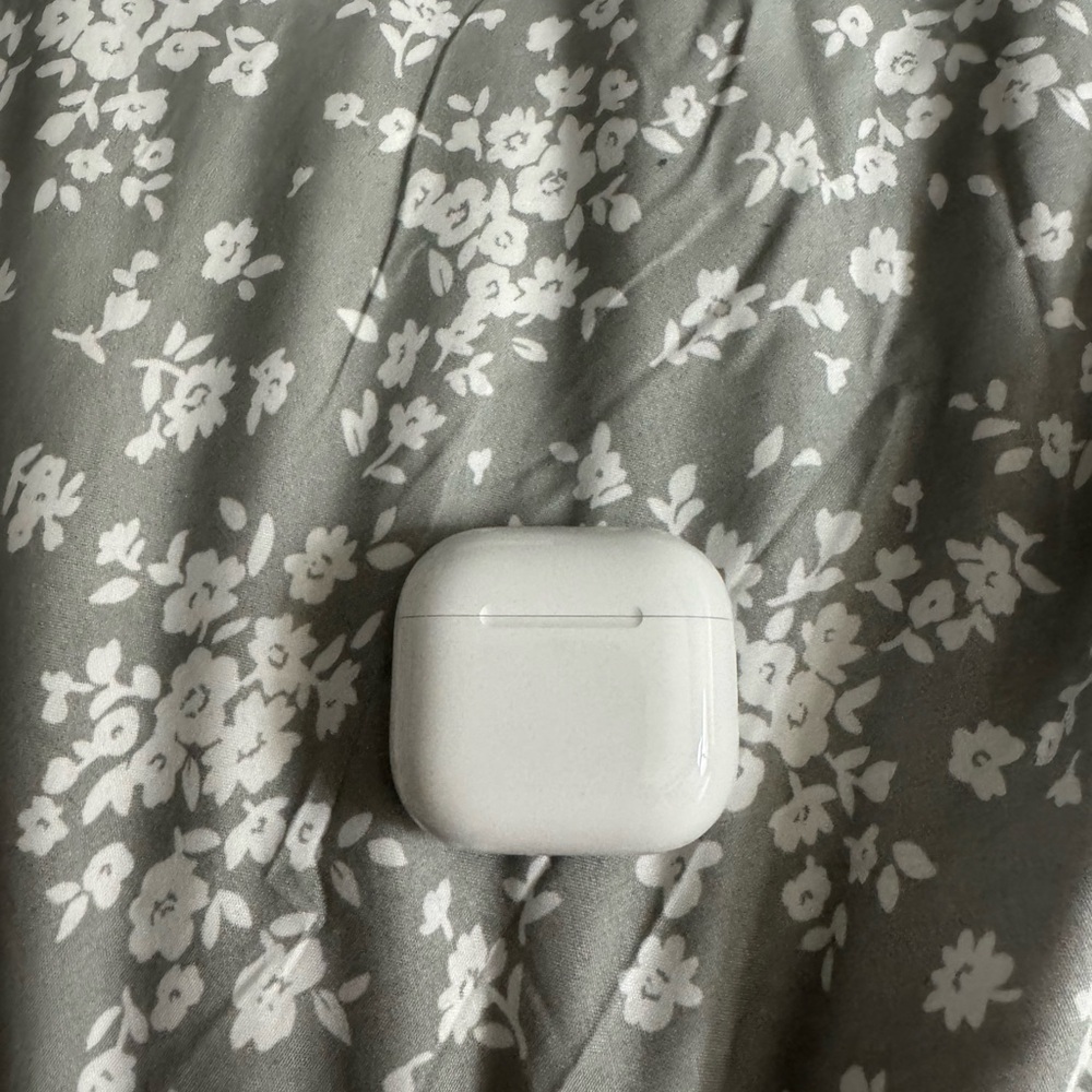 Apple AirPods 4